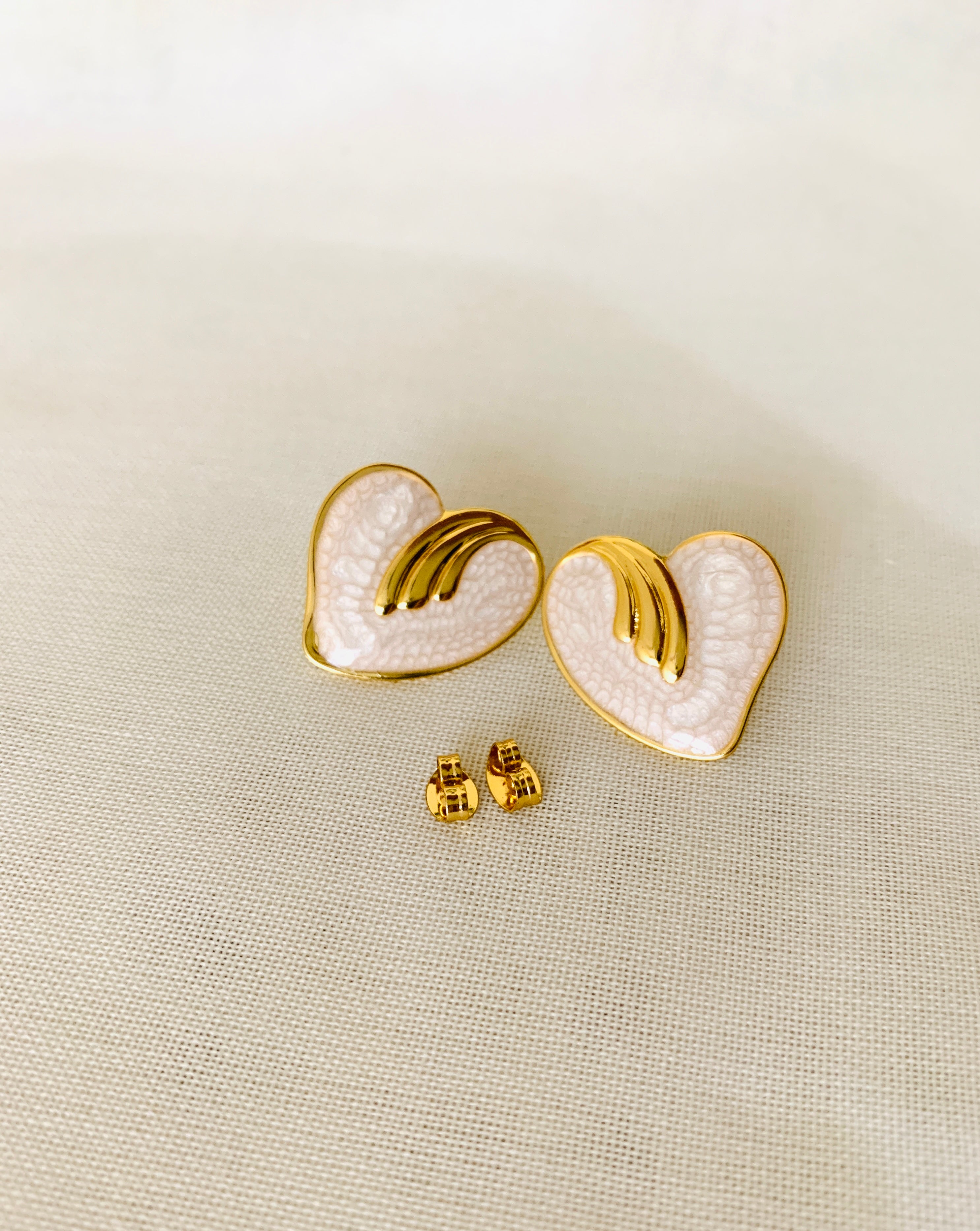LOVE BLOOM STUDS