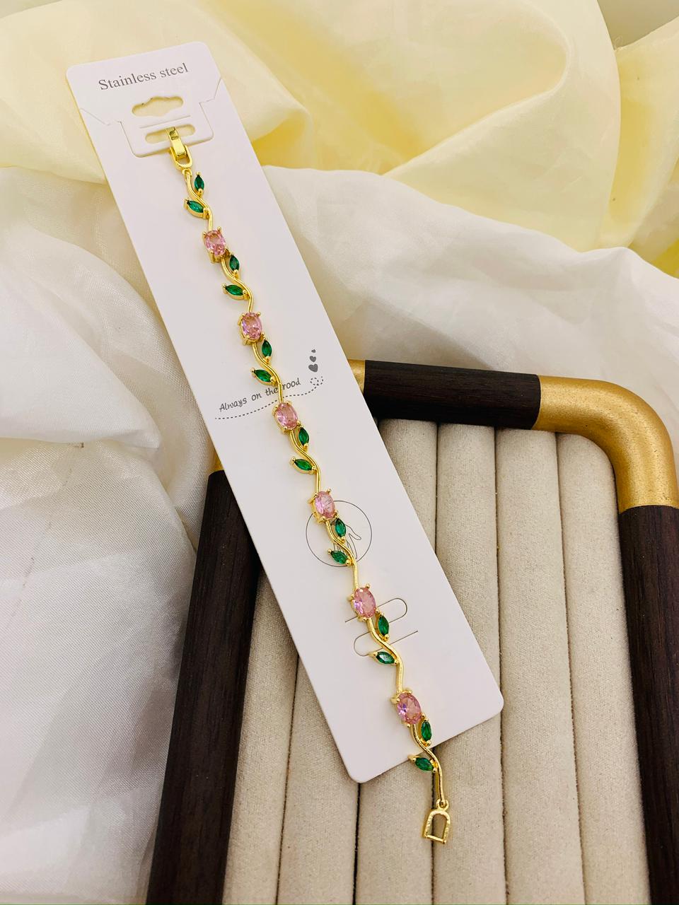 Tulip bracelet