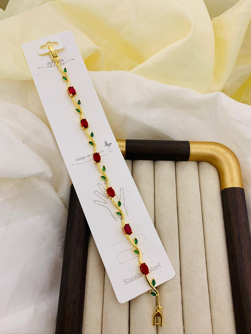 Tulip bracelet
