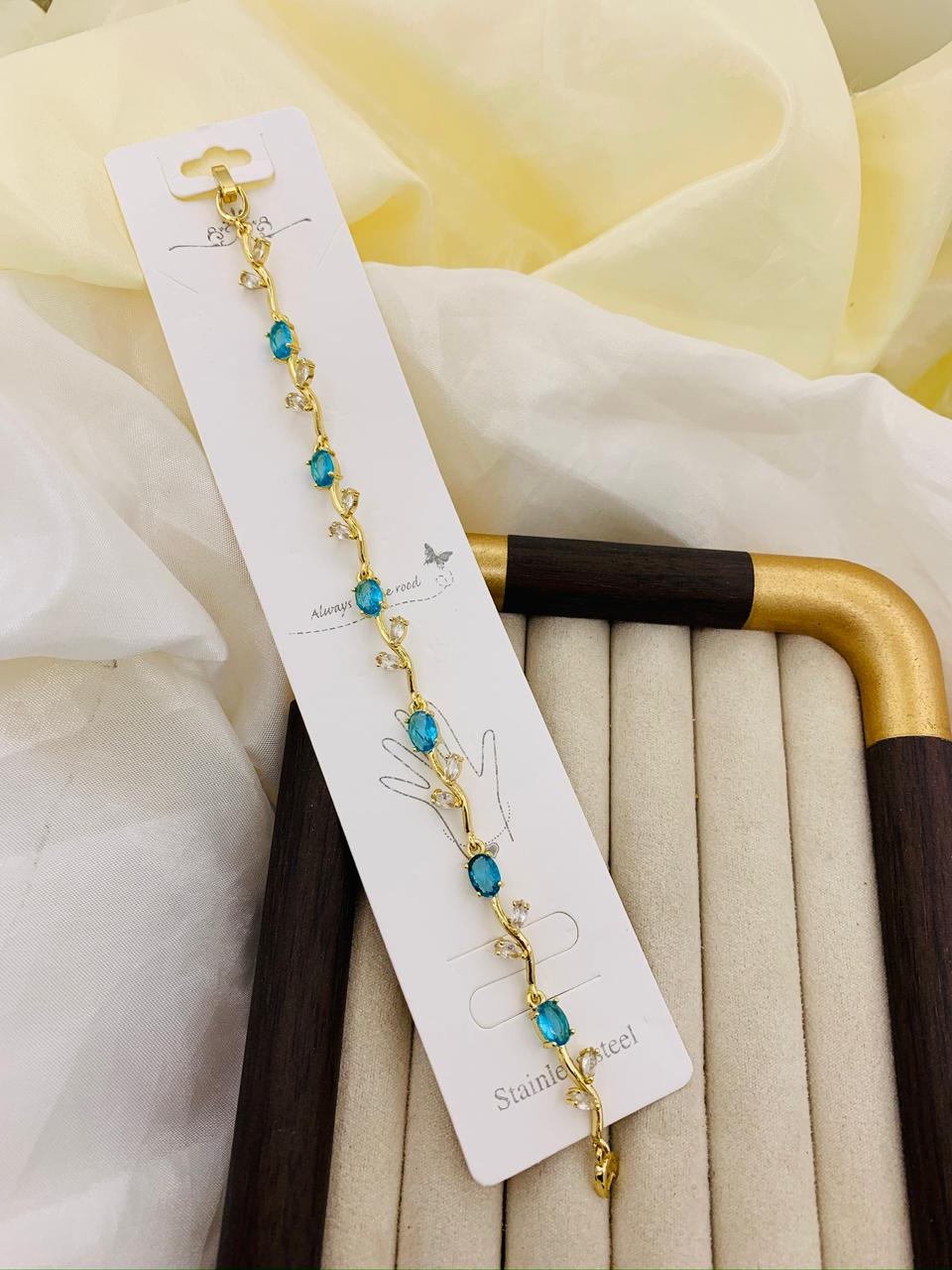 Tulip bracelet