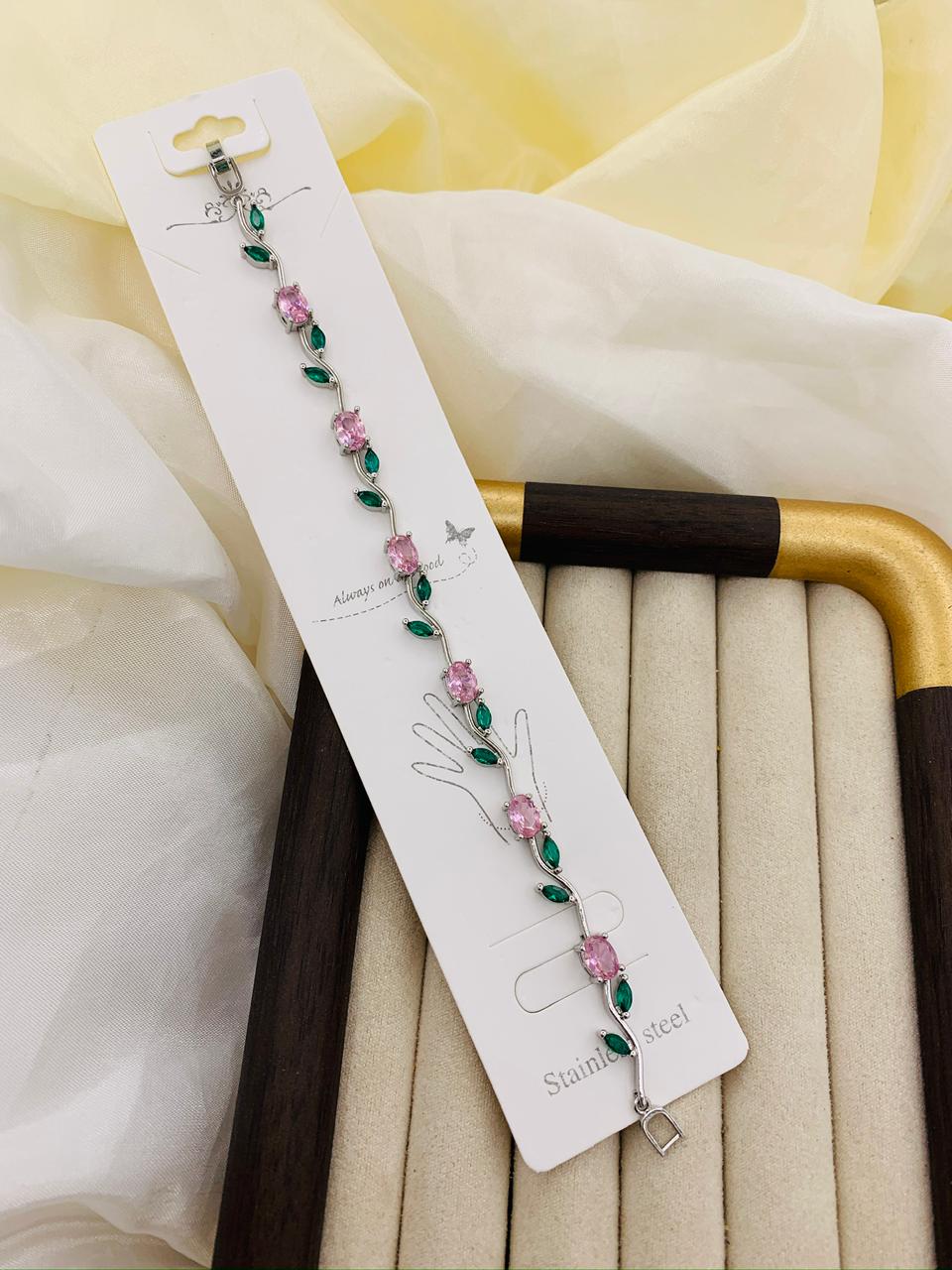 Tulip bracelet